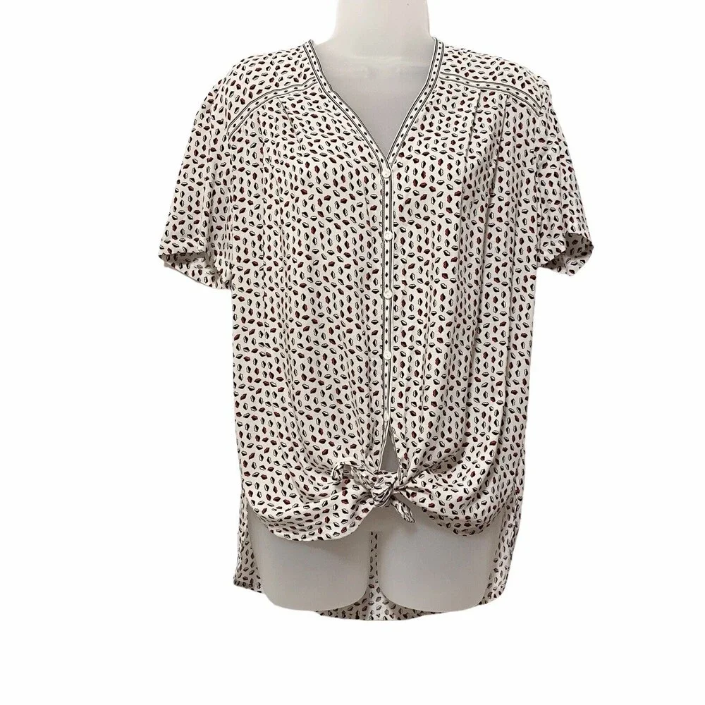 Max Studio White and Black Lip Patterned Blouse - Picture 2 of 12